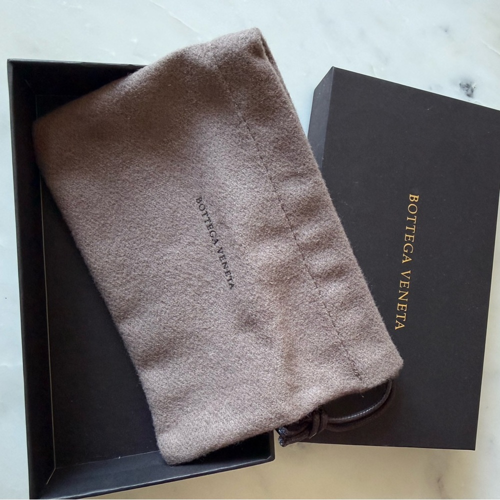Bottega Veneta Black Gift Box - Picture 2 of 5